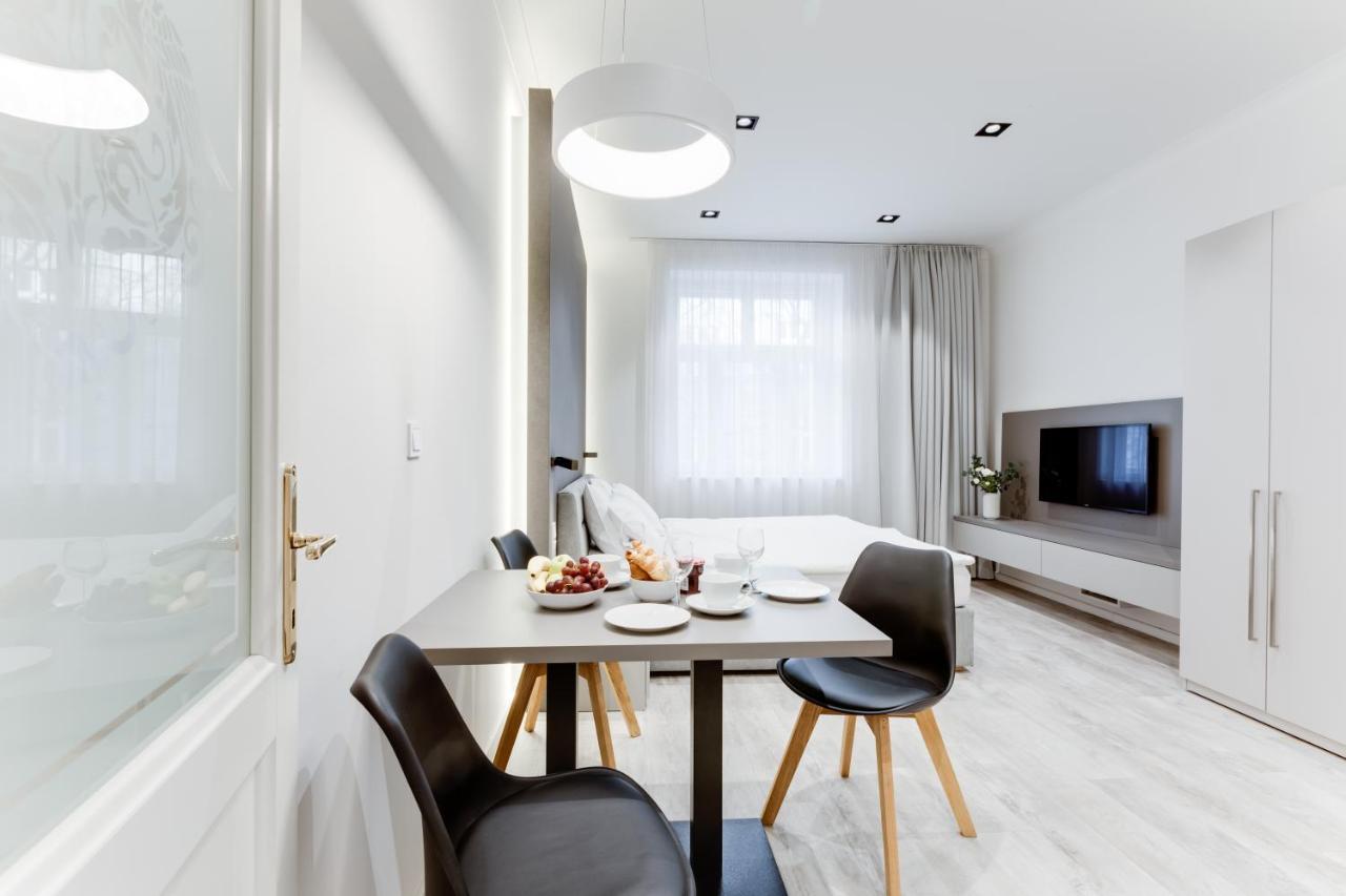 Lampi Aparthotel Prague Ngoại thất bức ảnh